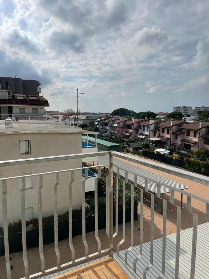 Condominio Michelangelo-Solo Per Famiglie- Walterigato Apartments Лидо ди Йезоло Екстериор снимка