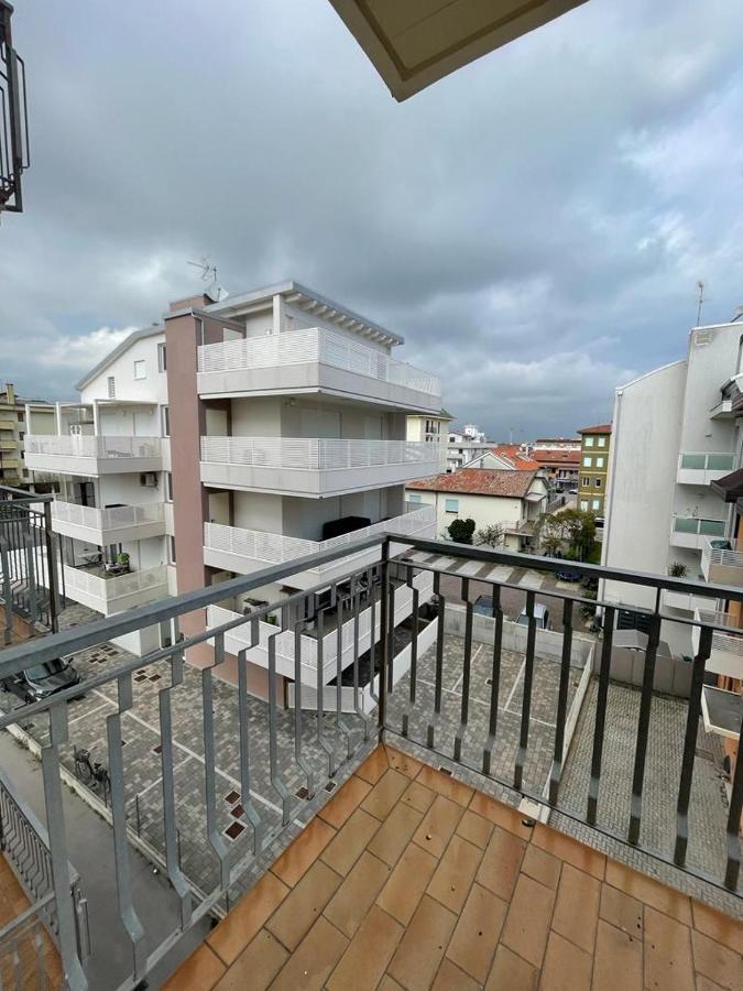Condominio Michelangelo-Solo Per Famiglie- Walterigato Apartments Лидо ди Йезоло Екстериор снимка
