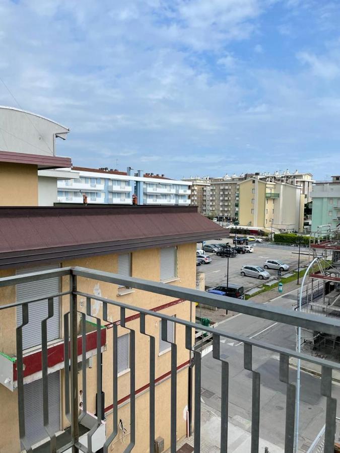 Condominio Michelangelo-Solo Per Famiglie- Walterigato Apartments Лидо ди Йезоло Екстериор снимка